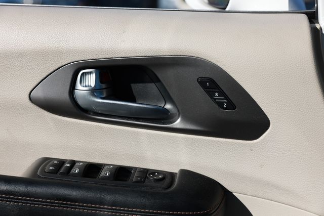 2020 Chrysler Pacifica Touring L Plus FWD - 22984128 - 55