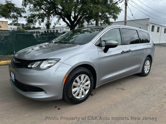 2020 Chrysler Voyager L FWD - 23060196 - 16