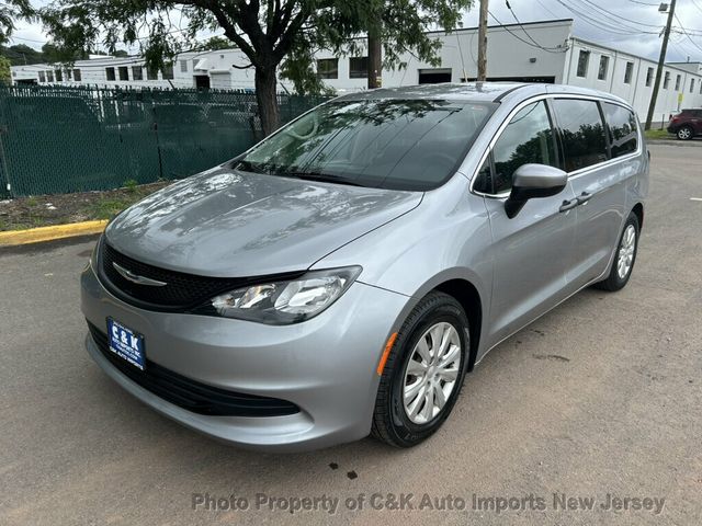 2020 Chrysler Voyager L FWD - 23060196 - 1