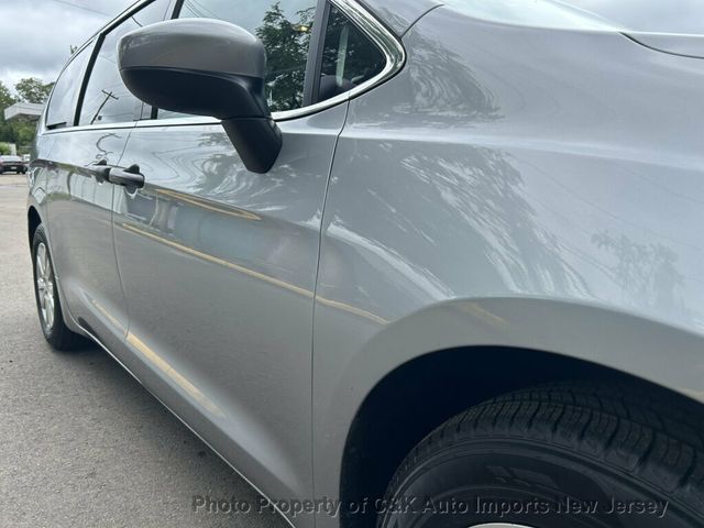 2020 Chrysler Voyager L FWD - 23060196 - 20