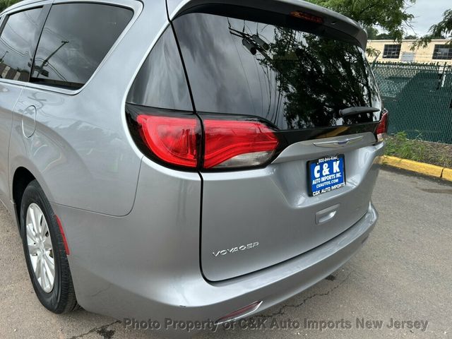 2020 Chrysler Voyager L FWD - 23060196 - 21
