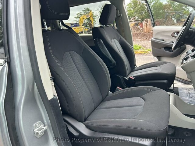 2020 Chrysler Voyager L FWD - 23060196 - 29