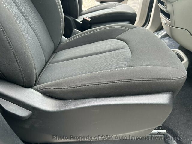 2020 Chrysler Voyager L FWD - 23060196 - 30
