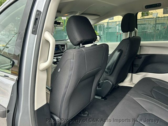 2020 Chrysler Voyager L FWD - 23060196 - 32