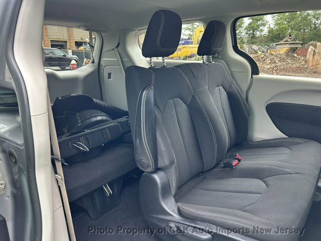 2020 Chrysler Voyager L FWD - 23060196 - 35