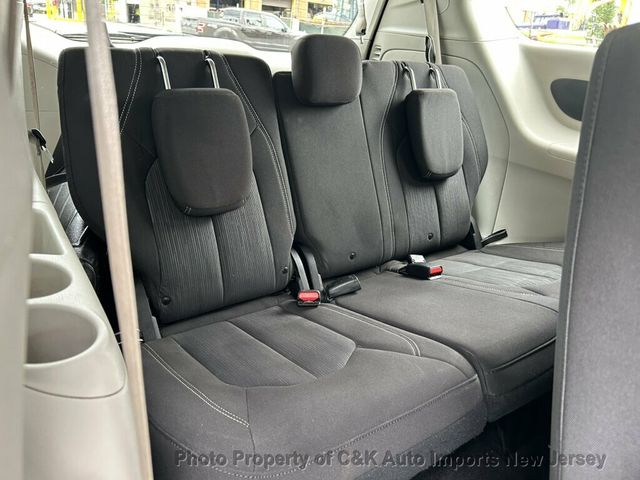 2020 Chrysler Voyager L FWD - 23060196 - 36