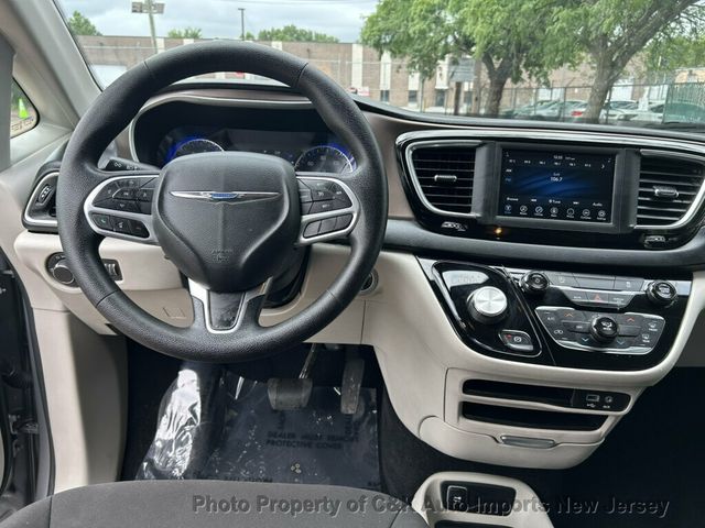 2020 Chrysler Voyager L FWD - 23060196 - 38
