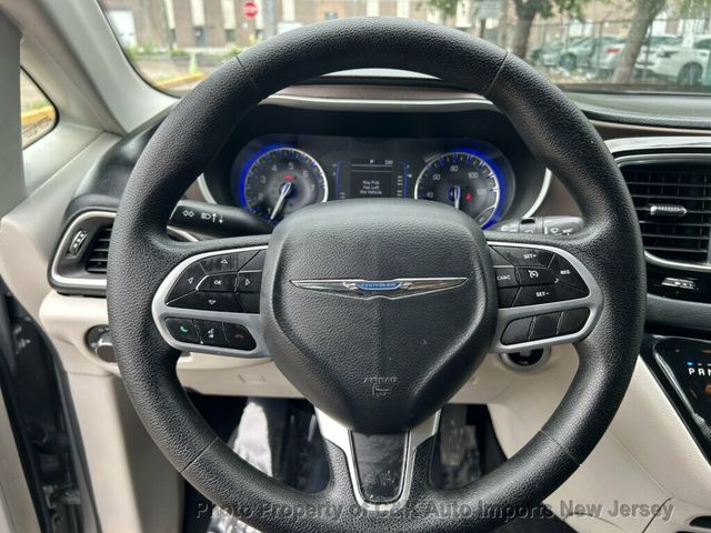 2020 Chrysler Voyager L FWD - 23060196 - 39