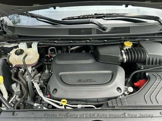 2020 Chrysler Voyager L FWD - 23060196 - 46