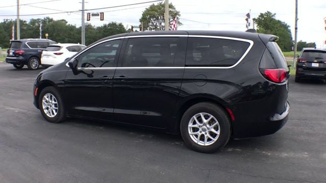 2020 Chrysler Voyager LX FWD - 22577477 - 5