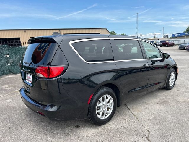2020 Chrysler Voyager LX FWD - 23045278 - 3