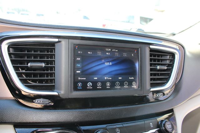 2020 Chrysler Voyager LX FWD - 22942098 - 11