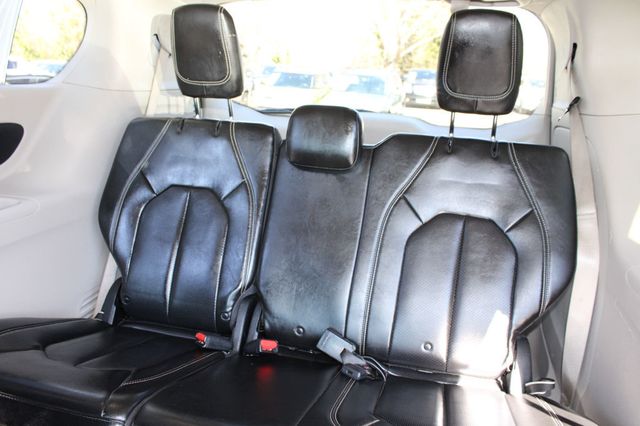 2020 Chrysler Voyager LX FWD - 22942098 - 13