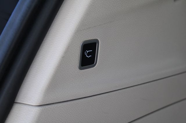 2020 Chrysler Voyager LX FWD - 22942098 - 15