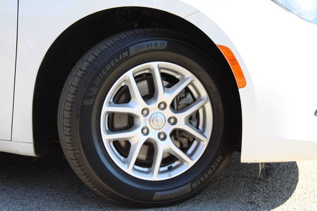 2020 Chrysler Voyager LX FWD - 22942098 - 21