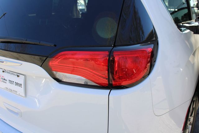 2020 Chrysler Voyager LX FWD - 22942098 - 25