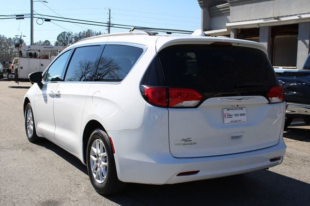 2020 Chrysler Voyager LX FWD - 22942098 - 5