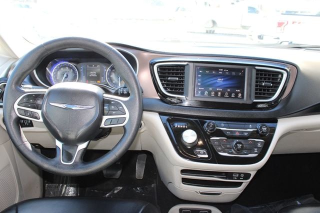 2020 Chrysler Voyager LX FWD - 22942098 - 8