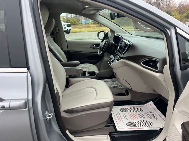 2020 Chrysler Voyager LX FWD - 22950543 - 17