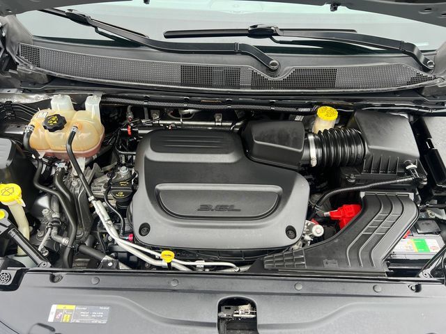 2020 Chrysler Voyager LX FWD - 22950543 - 18