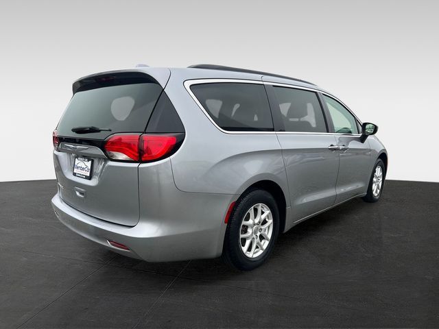 2020 Chrysler Voyager LX FWD - 22950543 - 4