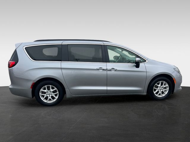 2020 Chrysler Voyager LX FWD - 23022275 - 5