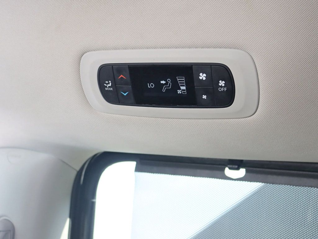 2020 Chrysler Voyager LXi FWD - 22863638 - 18