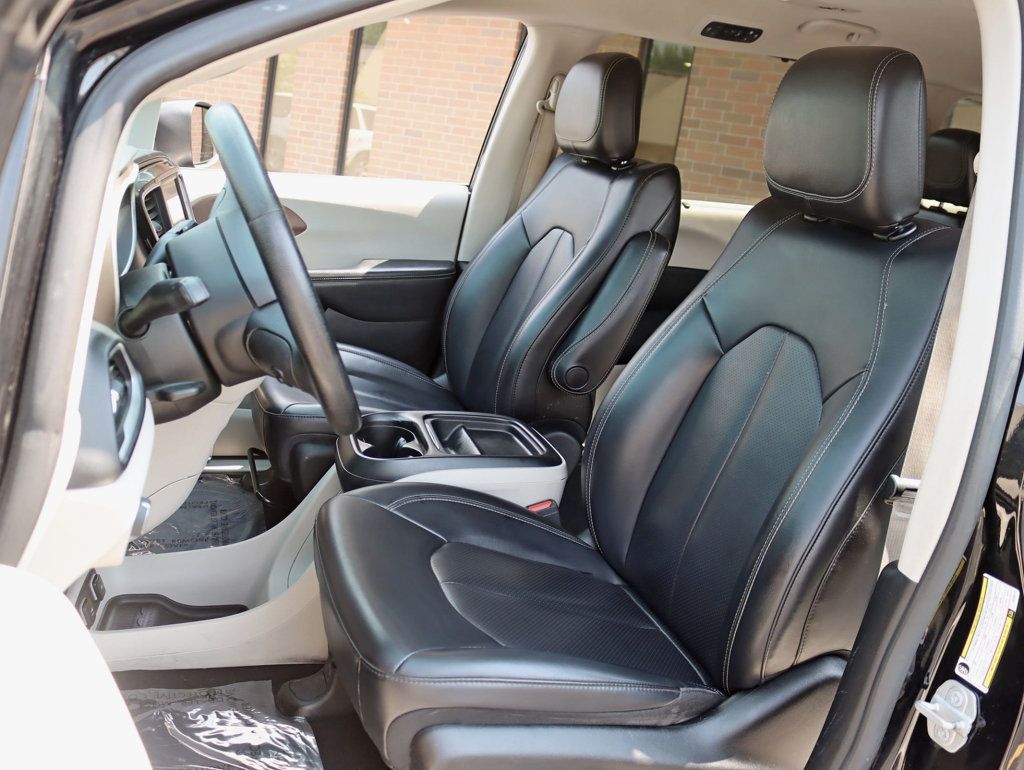 2020 Chrysler Voyager LXi FWD - 22863638 - 19