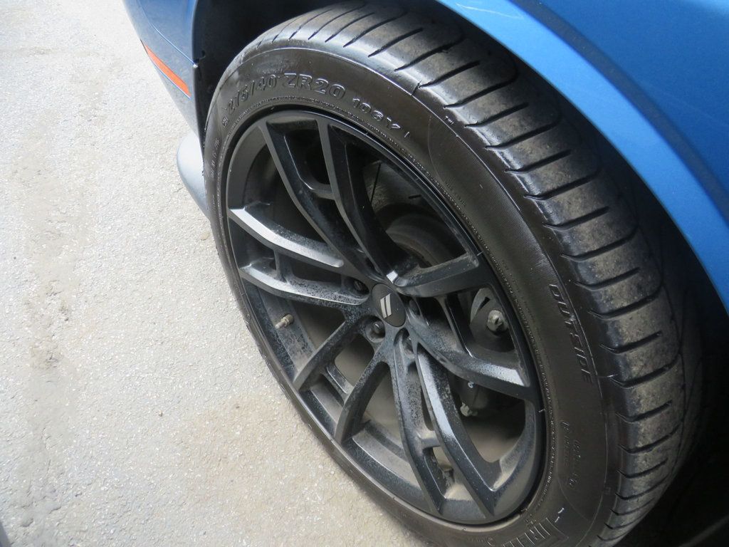 Dodge Challenger photo 12