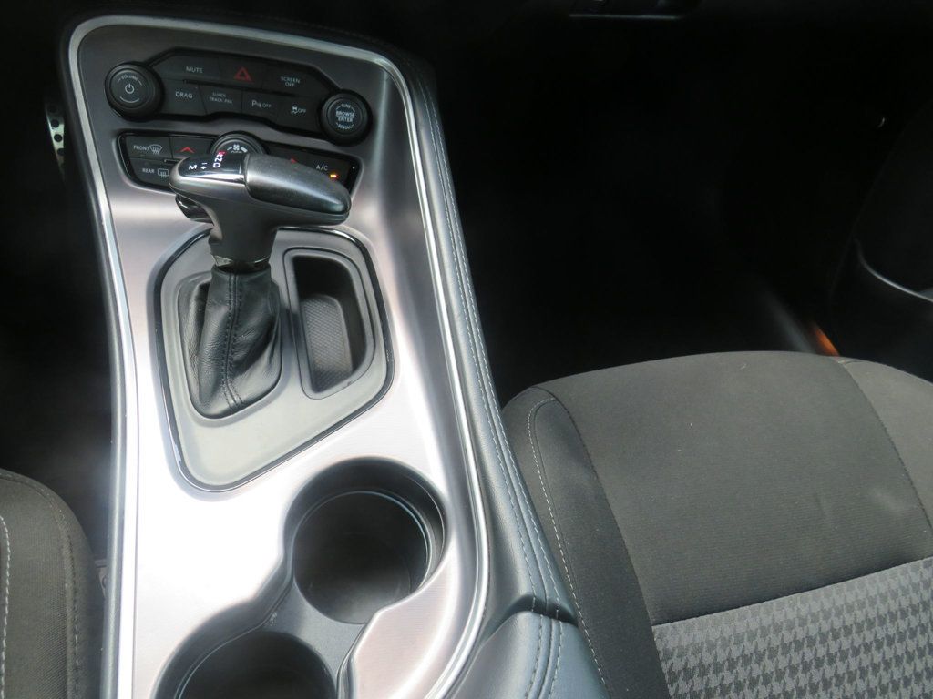 Dodge Challenger photo 15
