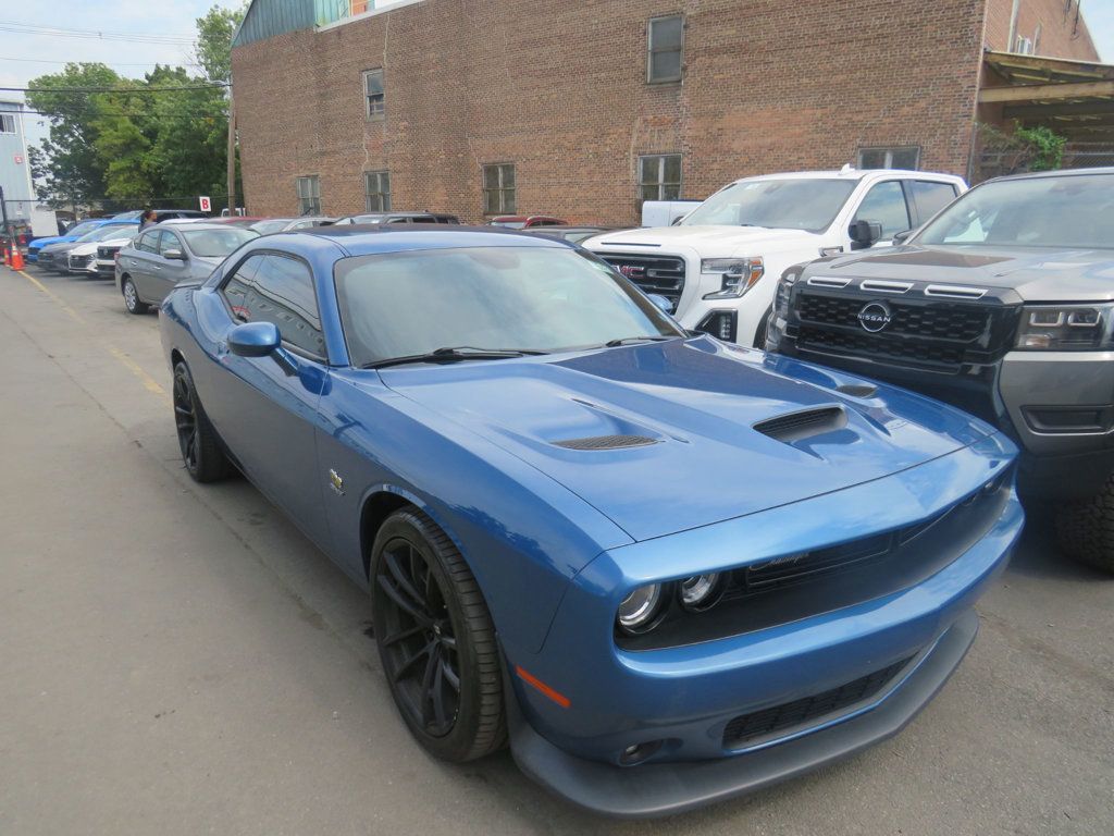 Dodge Challenger photo 3