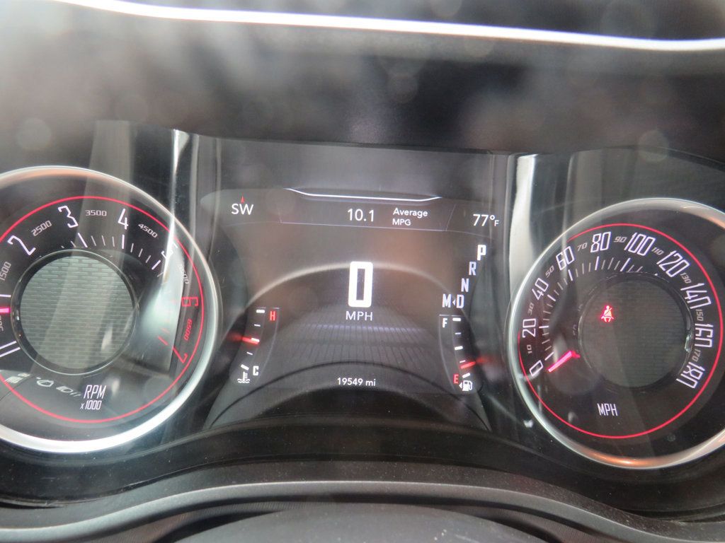 Dodge Challenger photo 9