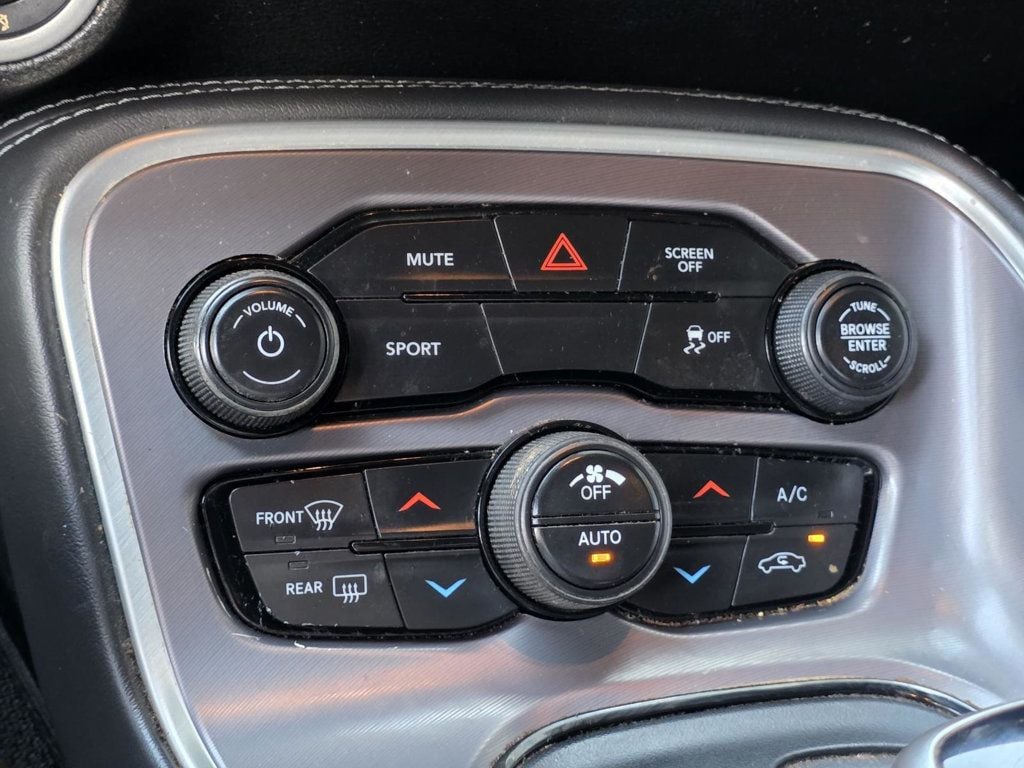 2020 Dodge Challenger SXT photo 14