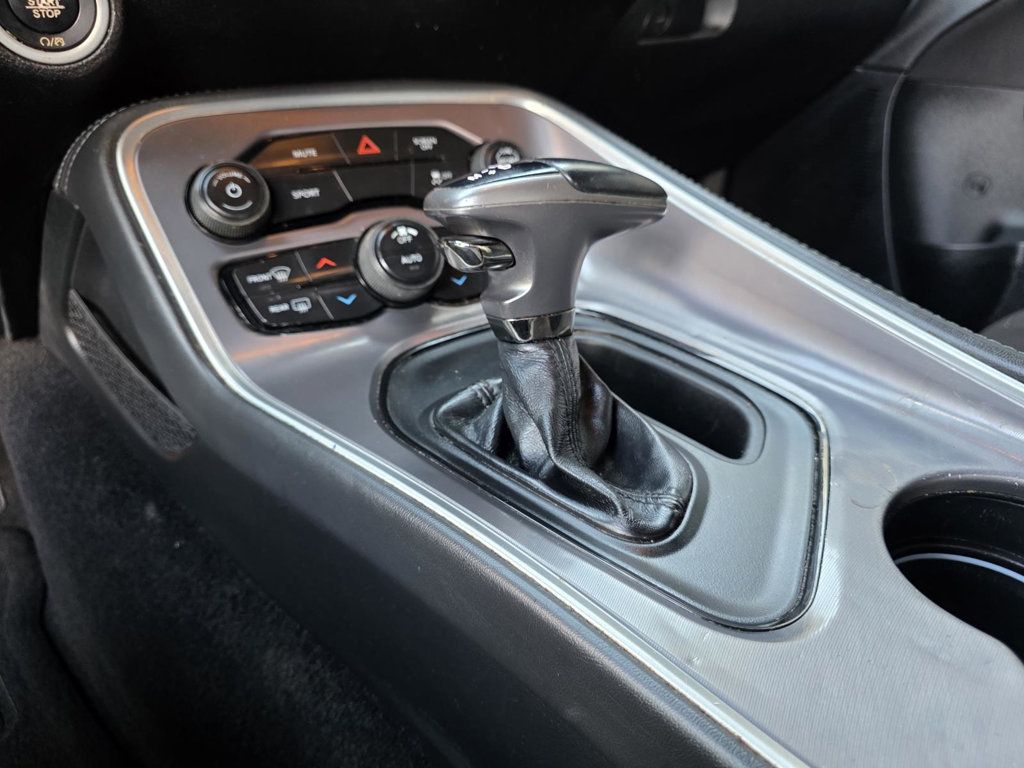 2020 Dodge Challenger SXT photo 15