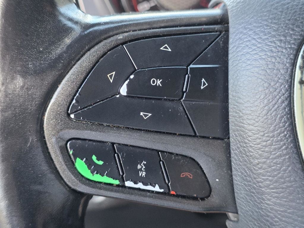 2020 Dodge Challenger SXT photo 17