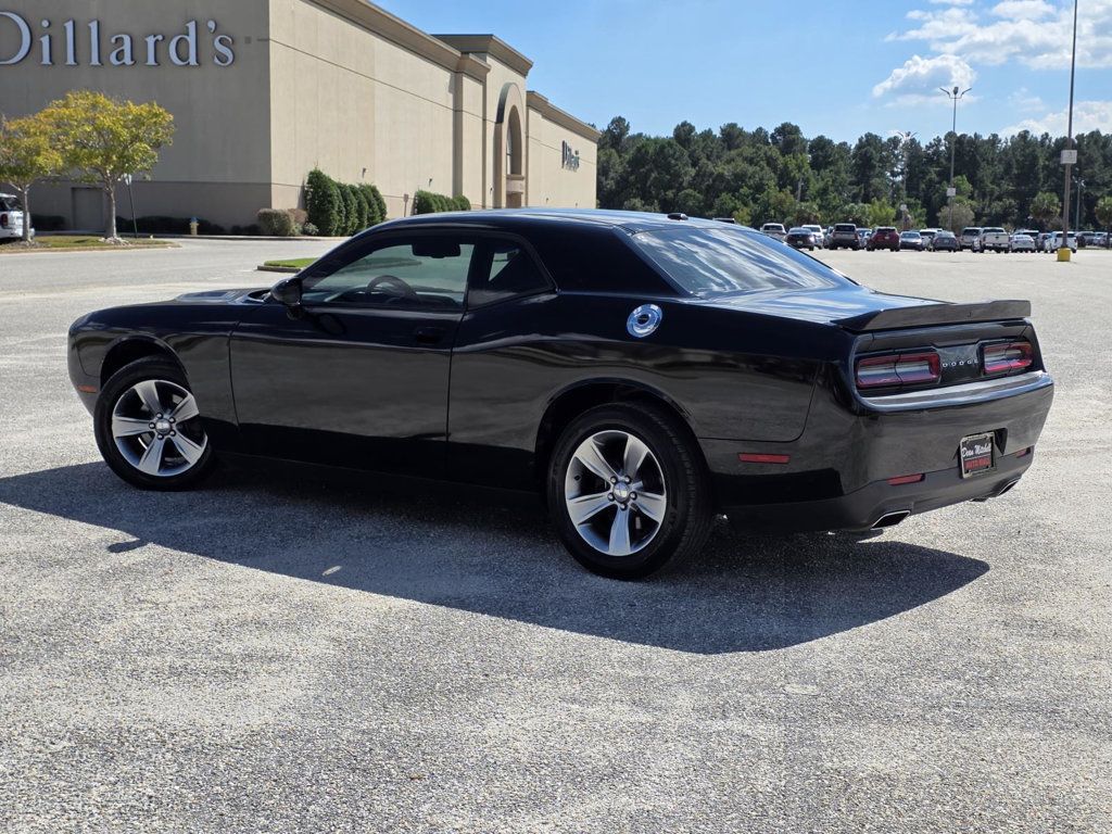 2020 Dodge Challenger SXT photo 4