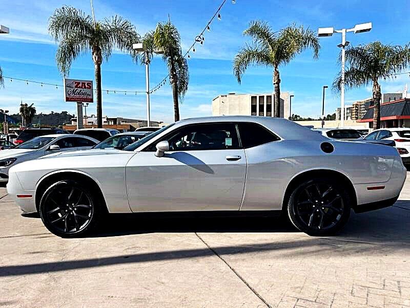 2020 Dodge Challenger SXT RWD - 21732649 - 2