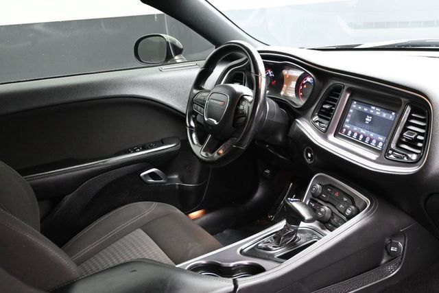 2020 Dodge Challenger SXT RWD - 22999912 - 14