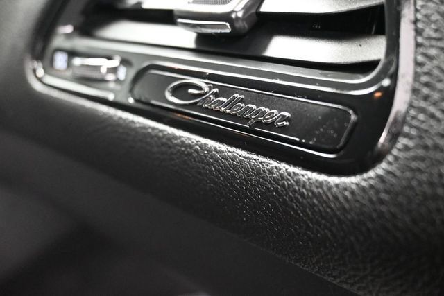 2020 Dodge Challenger SXT RWD - 22999912 - 17