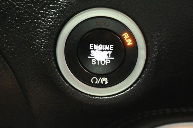 2020 Dodge Challenger SXT RWD - 22999912 - 24
