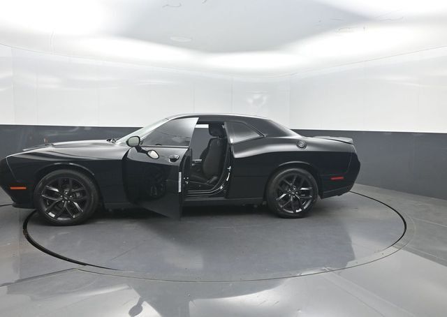 2020 Dodge Challenger SXT RWD - 22999912 - 36