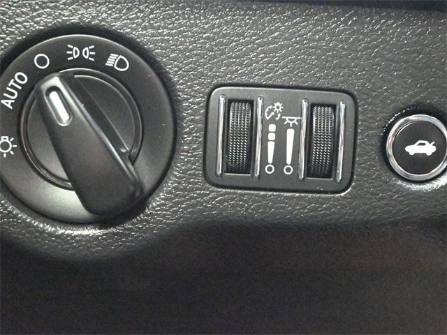 2020 Dodge Challenger SXT RWD - 22969875 - 22