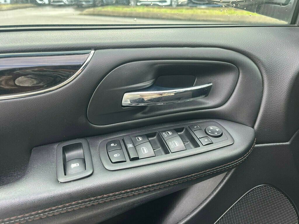 2020 Dodge Grand Caravan Minivan with DVD Player!  - 22972631 - 14