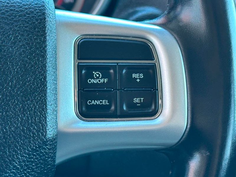2020 Dodge Journey SE Value FWD - 22905717 - 32