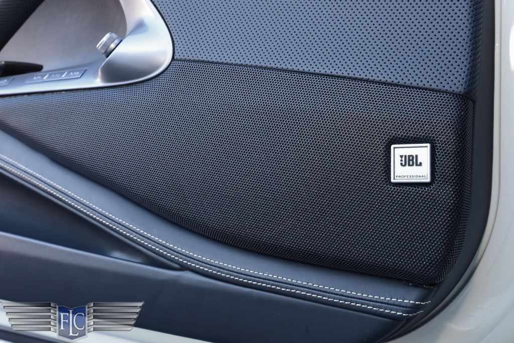 2020 Ferrari 812 Superfast Coupe - 22951758 - 33