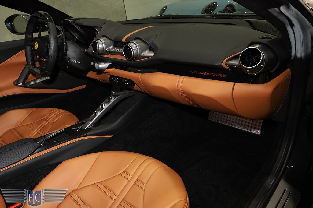 2020 Ferrari 812 Superfast Coupe - 23009030 - 22