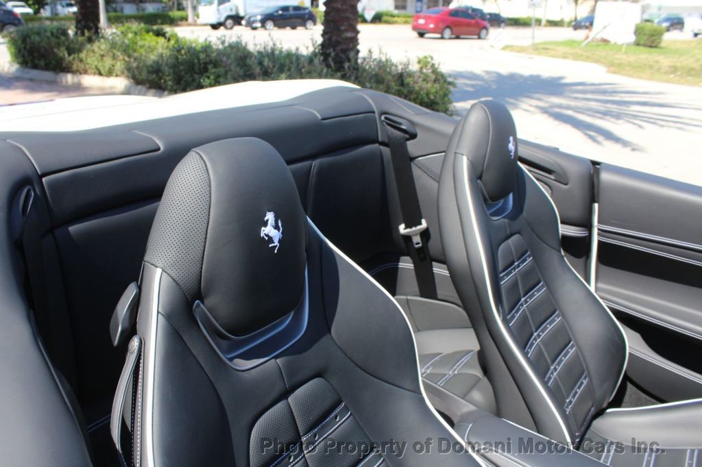 2020 Ferrari Portofino Base photo 38