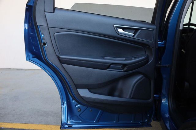2020 Ford Edge SE - 23093851 - 18