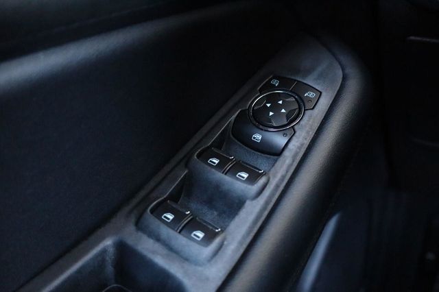 2020 Ford Edge SE - 23093851 - 31