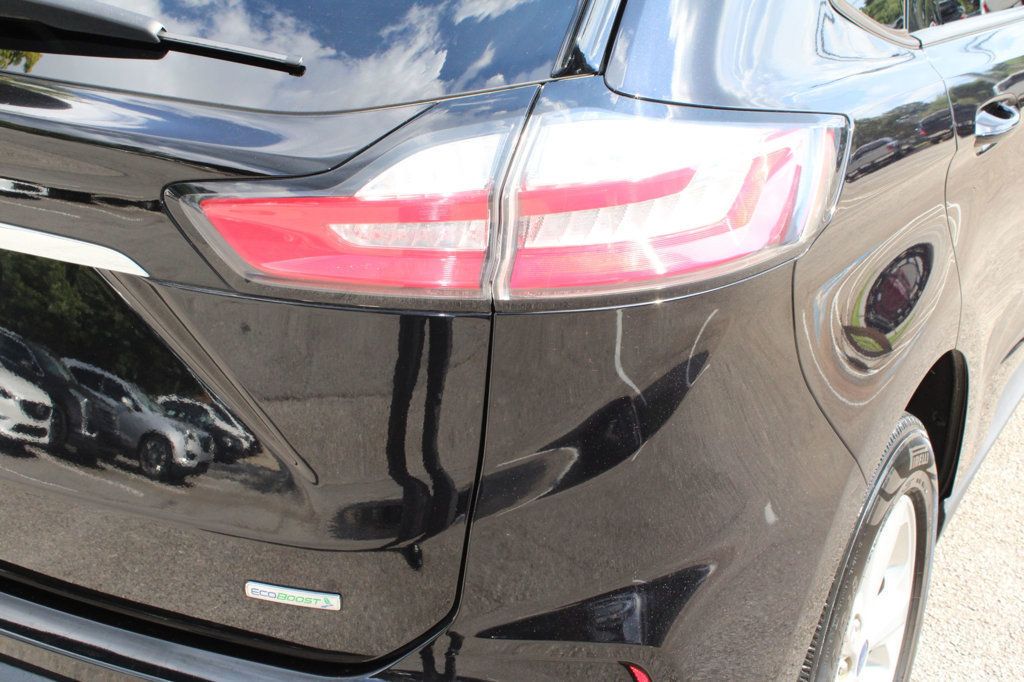 2020 Ford Edge SE photo 16